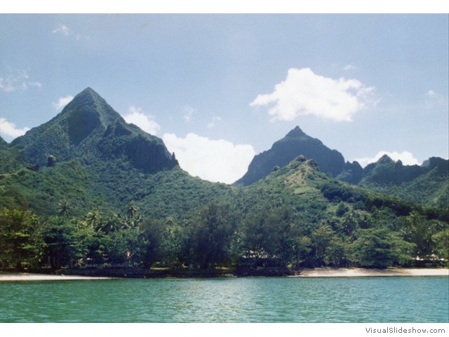 Moorea mts
