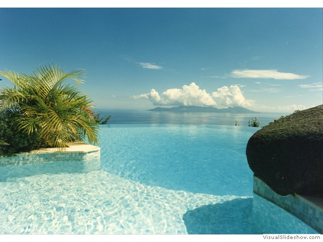 Moorea pool